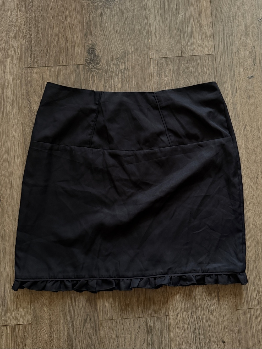 Banana Republic Black silk Mini Skirt with Ruffle Trim Sz 10